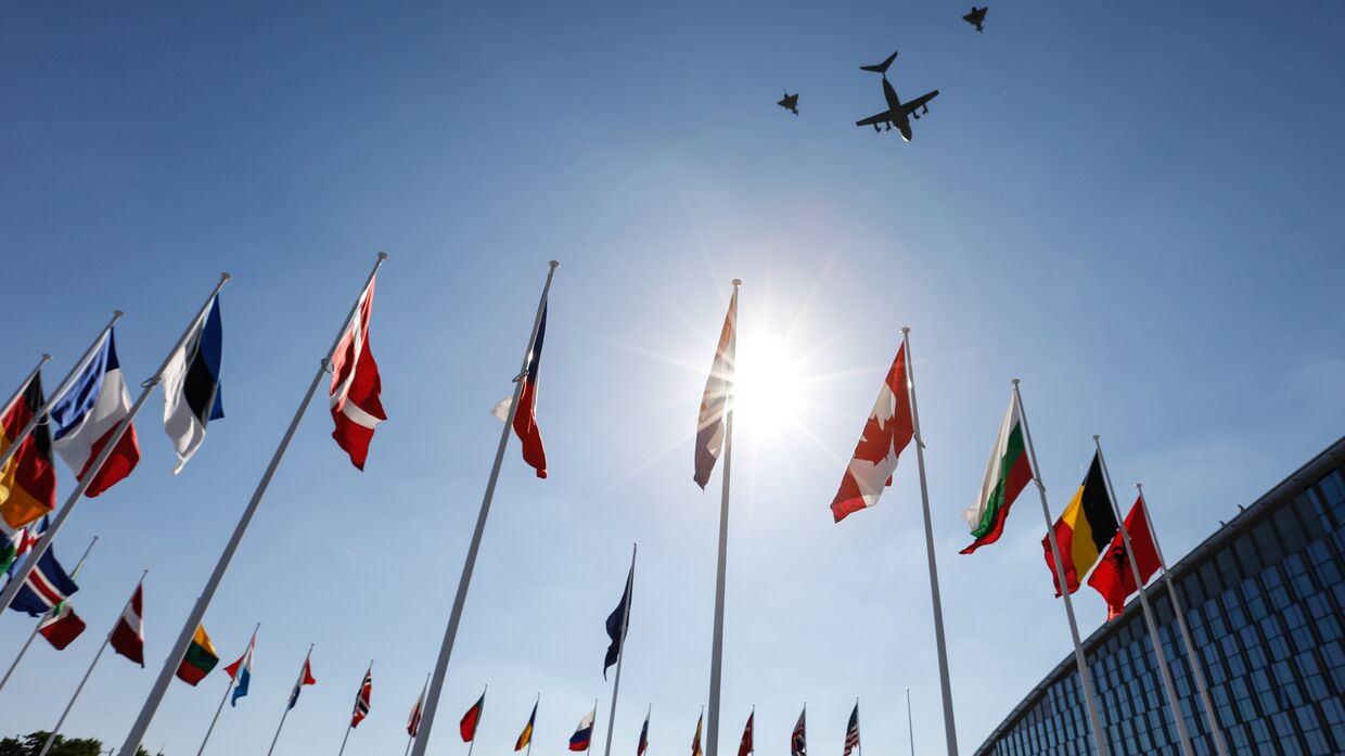 Флаги стран-участниц на саммите НАТО в Брюсселе