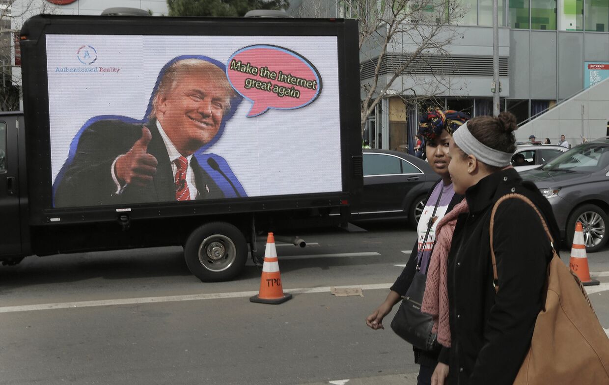 Афиша с изображением Дональда Трампа в Сан-Франциско