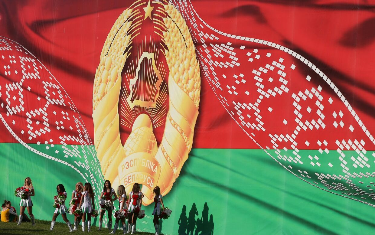 Участницы театрализованного шествия Беларусь - от освобождения к независимости  в честь Дня Независимости Белоруссии
