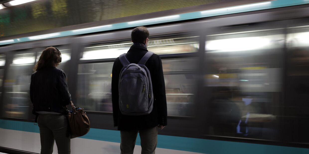 Пассажиры парижского метро