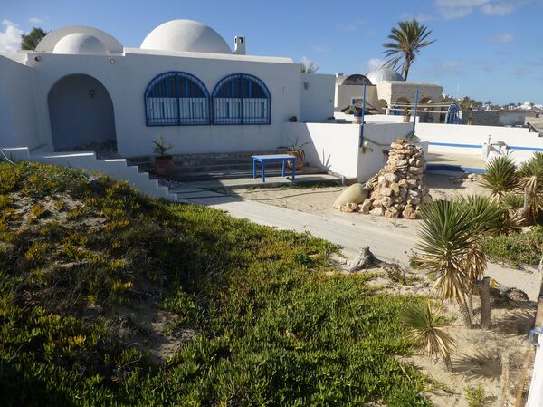 Дом у пляжа на побережье острова Джерба Дом у пляжа на побережье острова Джерба