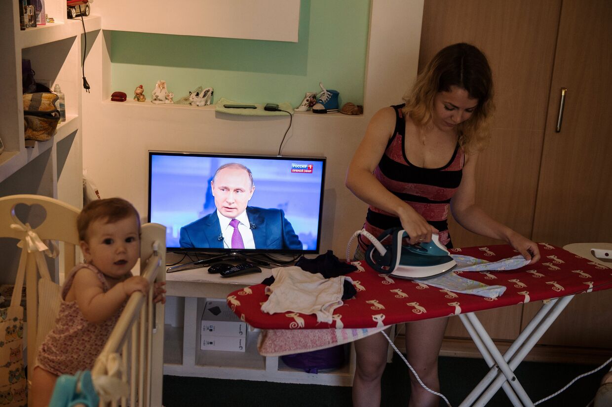 Трансляция Прямой линии с Владимиром Путиным. 15 июня 2017