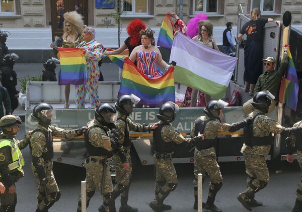 Полиция охраняет участников «марша равенства» в Киеве