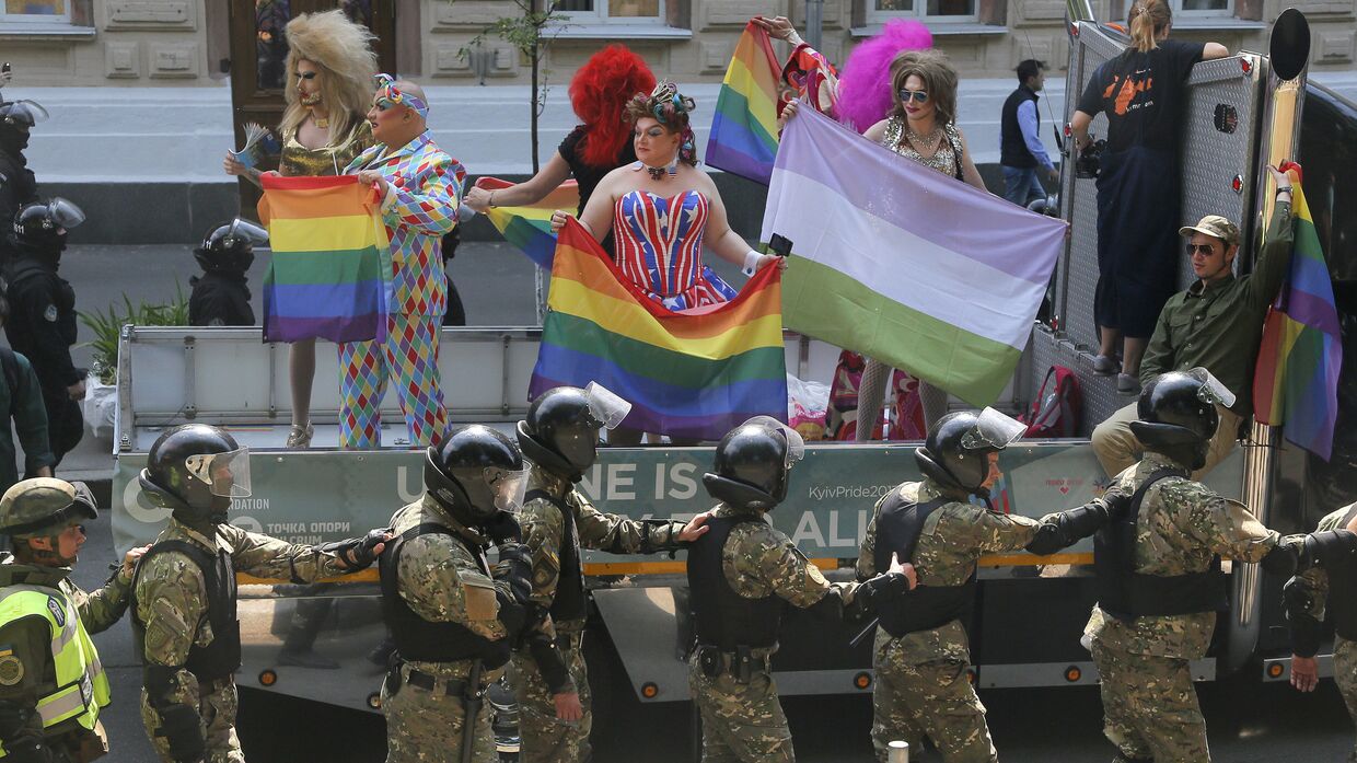 Полиция охраняет участников «марша равенства» в Киеве
