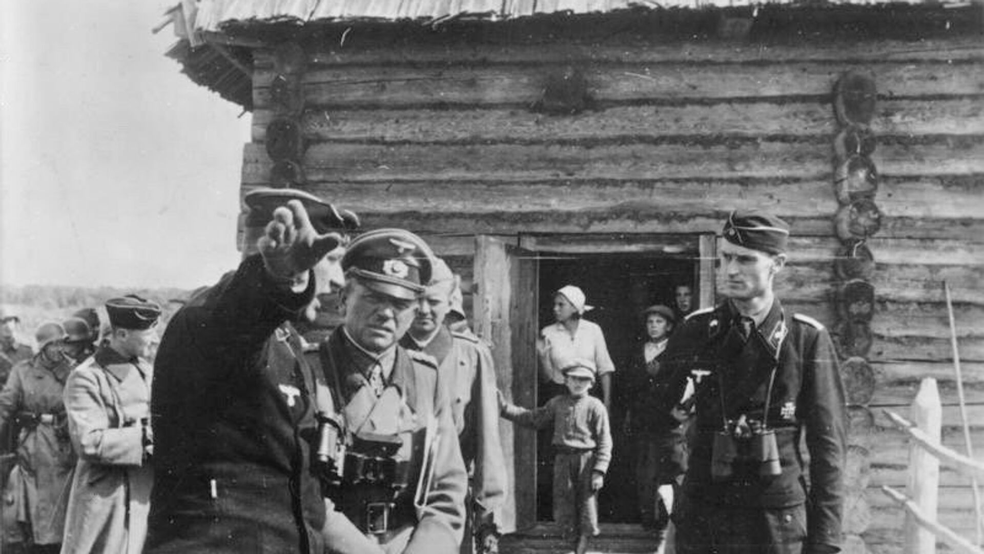 Немецкий генерал Гудериан Гейнц инспектирует командный пункт танкового полка на территории СССР, август 1941 года - ИноСМИ, 1920, 27.09.2023