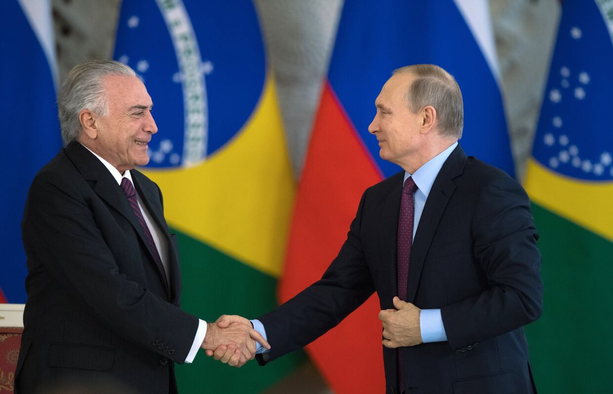 Президент РФ Владимир Путин и президент Бразилии Мишел Темер