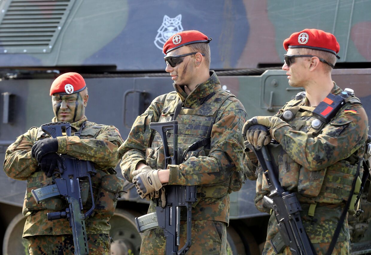 Солдаты немецкой армии во время военных учений в Литве