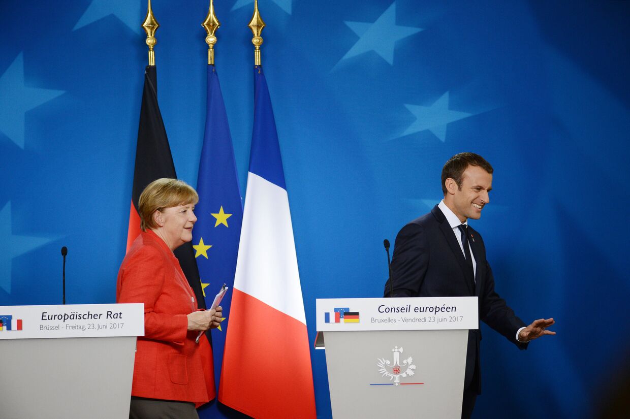 Канцлер ФРГ Ангела Меркель и президент Франции Эммануэль Макрон на саммите государств и правительств стран-участниц Европейского союза в Брюсселе. 23 июня 2017