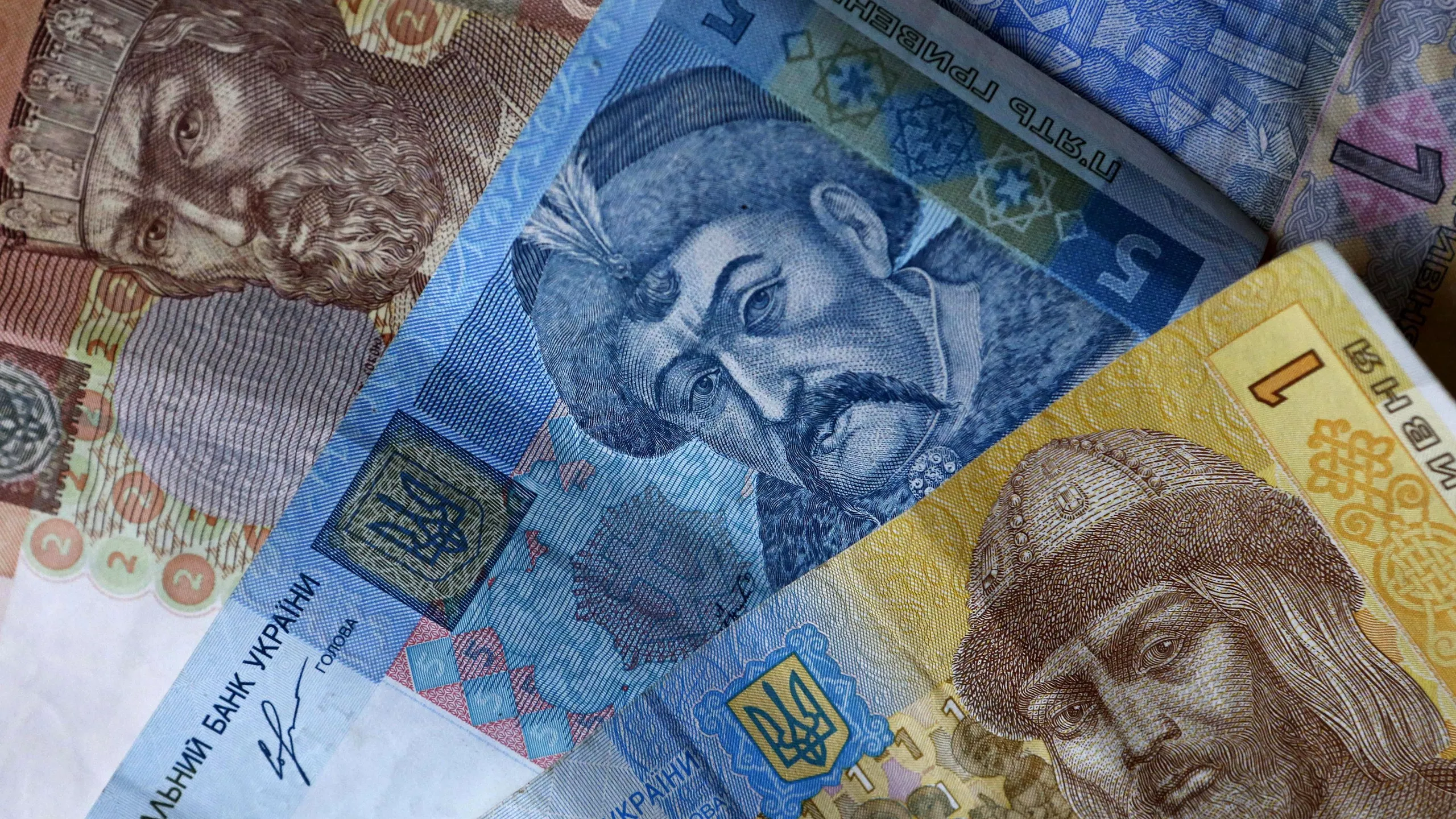 Русофобия ударила по кошельку: украинцы ощущают нехватку денег