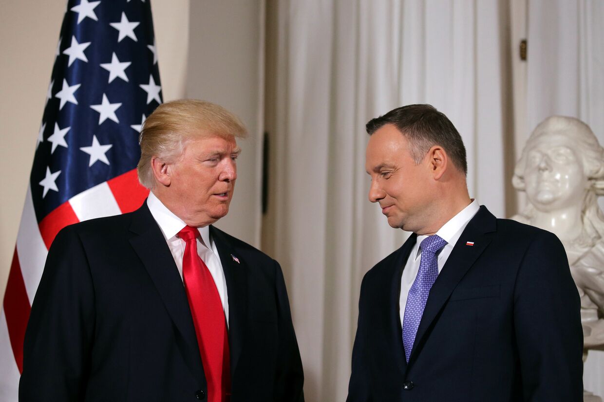 Президент США Дональд Трамп и президент Польши Анджей Дуда во время встречи в Варшаве