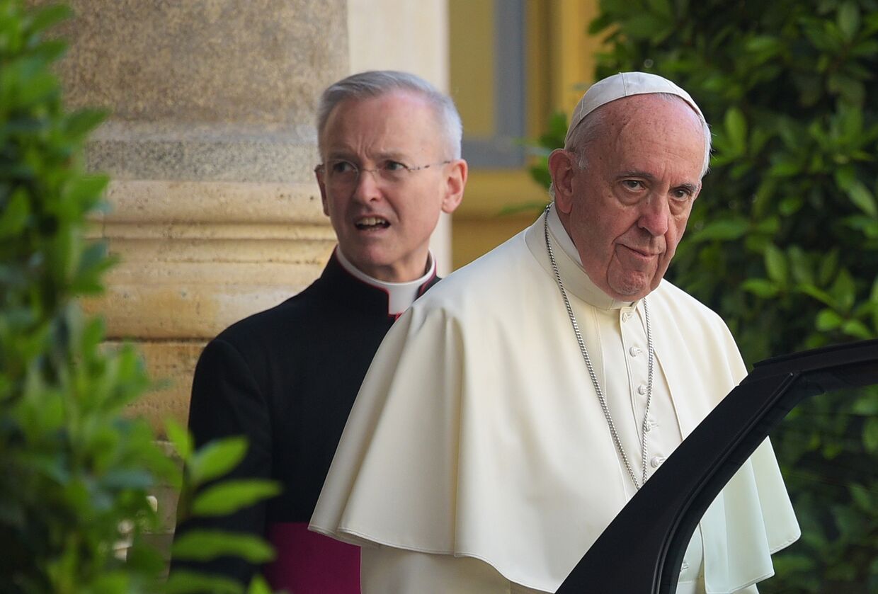 Папа римский Франциск после встречи с президентом США Дональдом Трампом в Ватикане