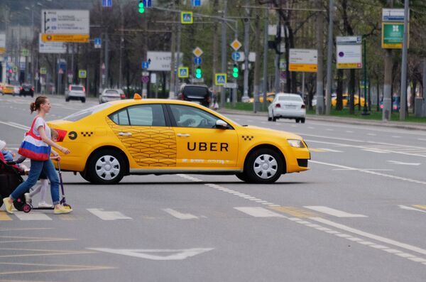 Автомобиль службы такси Uber Автомобиль службы такси Uber