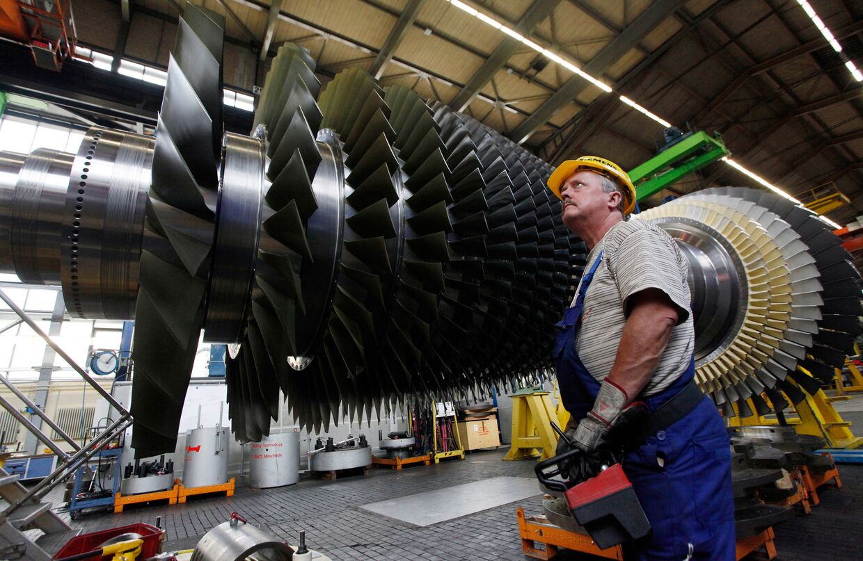 Строительство газовой турбины на заводе Siemens в Берлине