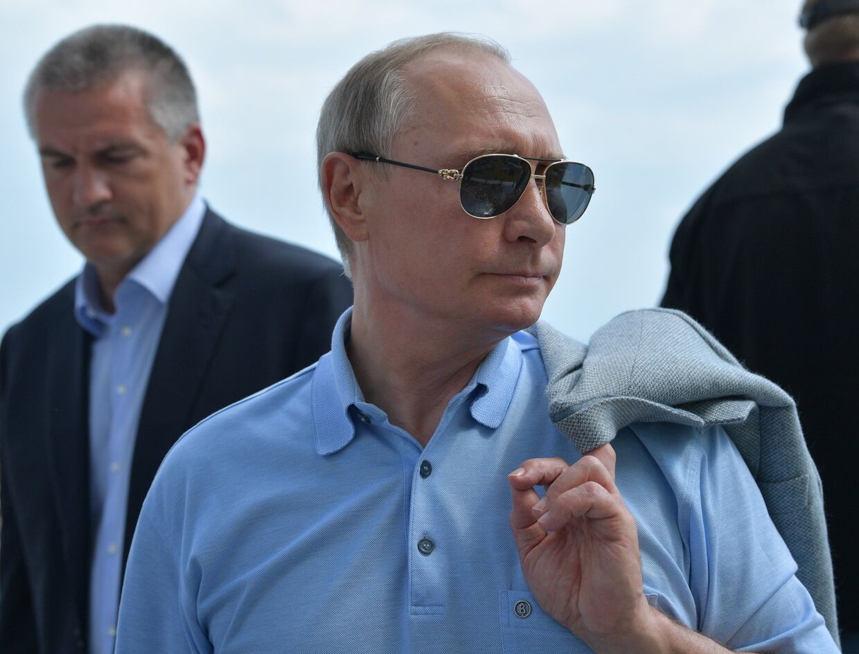 Президент РФ Владимир Путин во время посещения международного детского центра «Артек» в Крыму