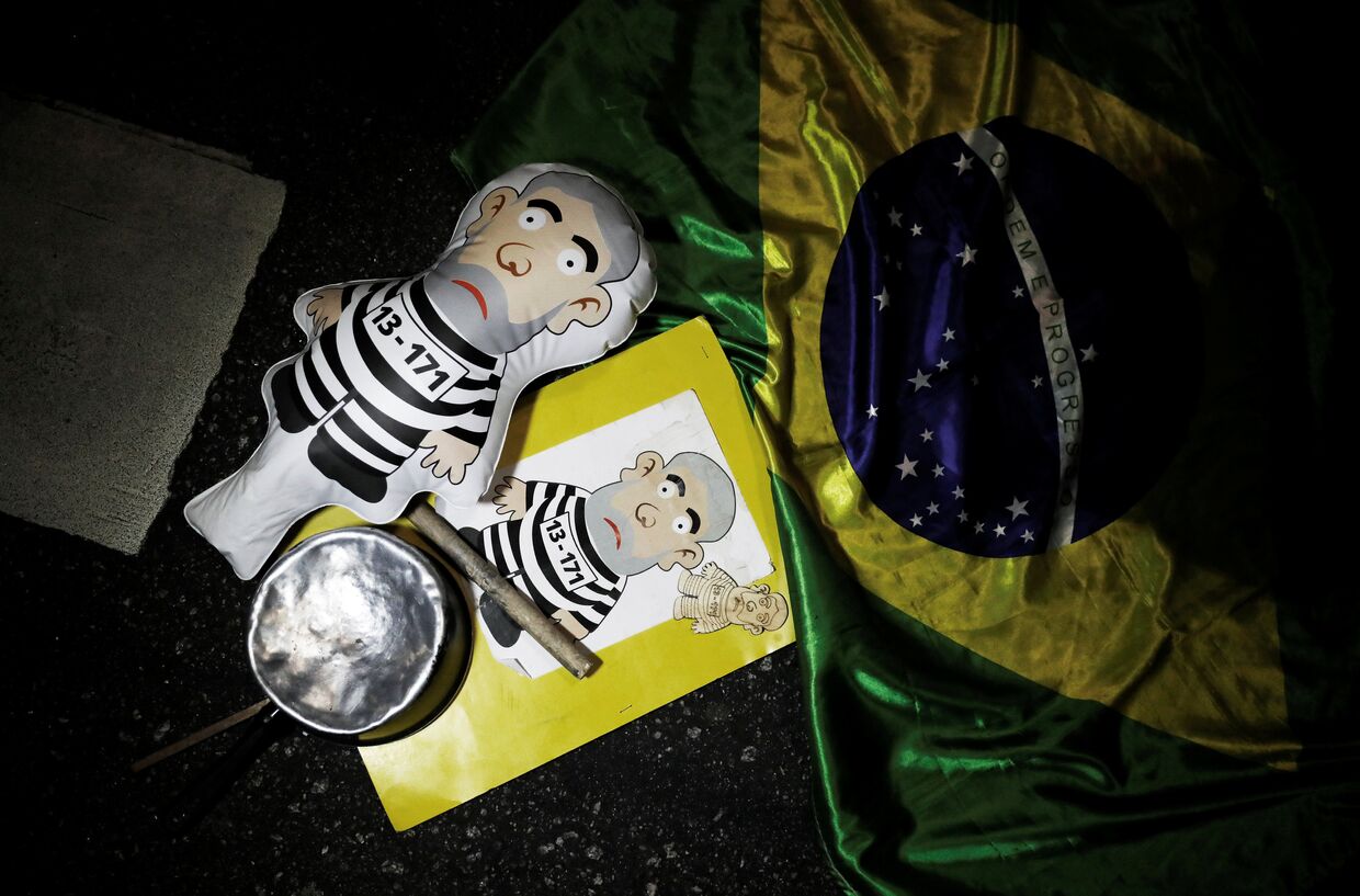 Надувная кукла с изображением экс-президента Бразилии Лулы да Силвы в Сан-Паулу