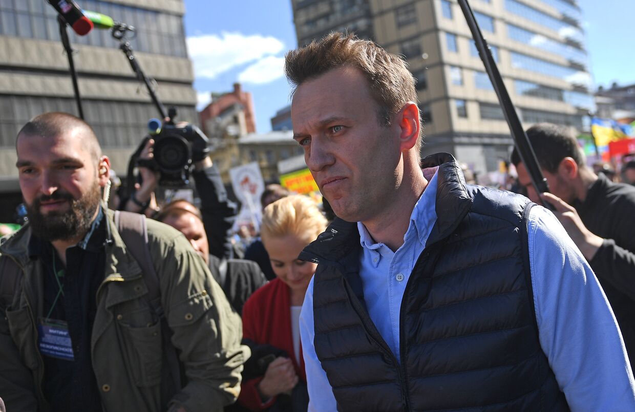 Алексей Навальный на проспекте Академика Сахарова, где проходит митинг против сноса пятиэтажек в Москве