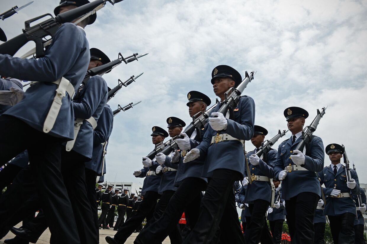 Тайские солдаты на параде в Бангкоке
