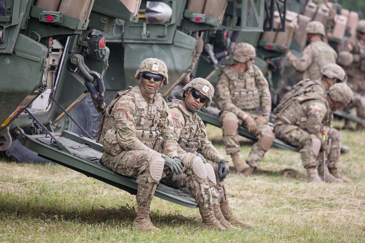 Американские солдаты на военных учениях Saber Strike в городе Ожиш