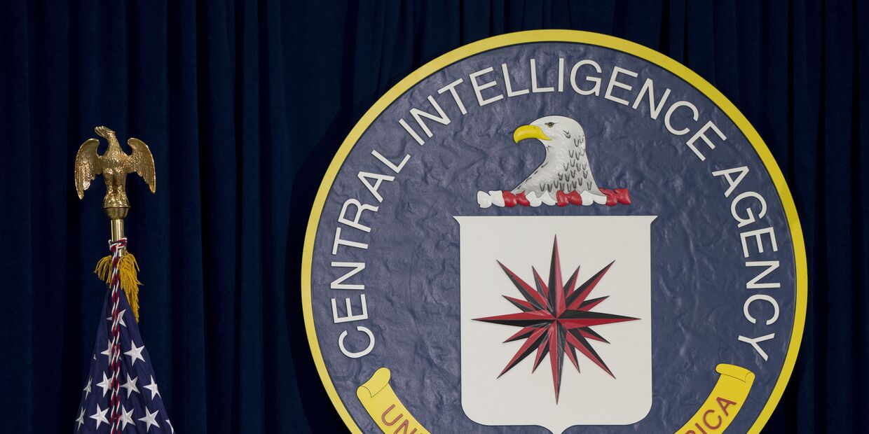 Эмблема ЦРУ в штаб-квартире в Лэнгли