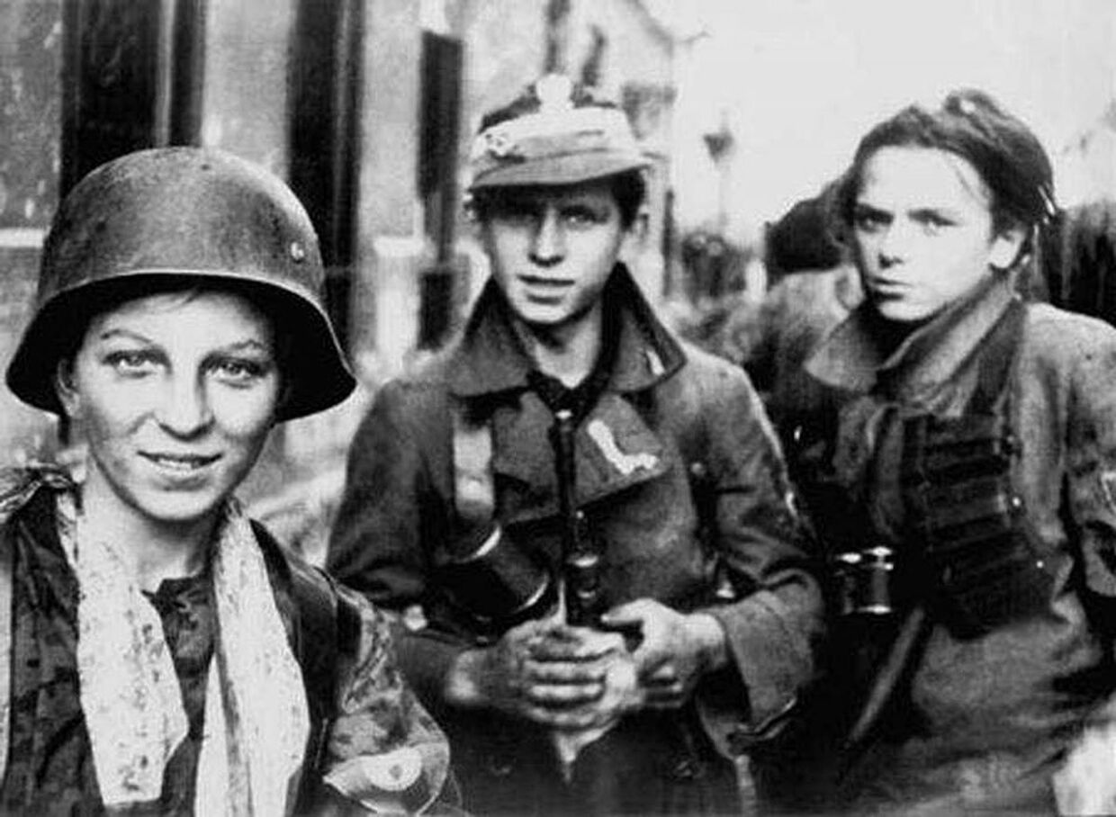 Повстанцы-харцеры Армии Крайова во время Варшавского восстания 1944 года