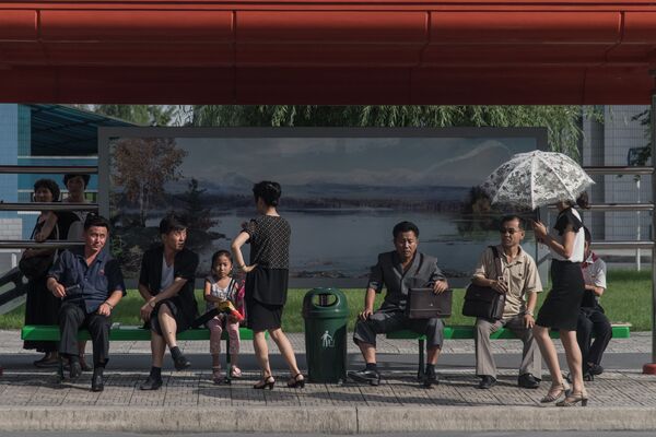 Автобусная остановка в Пхеньяне