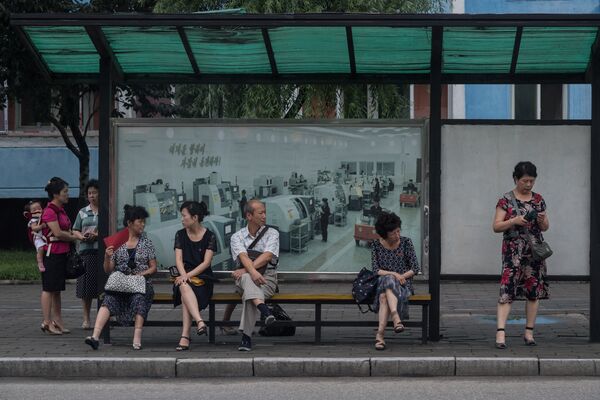 Автобусная остановка в Пхеньяне