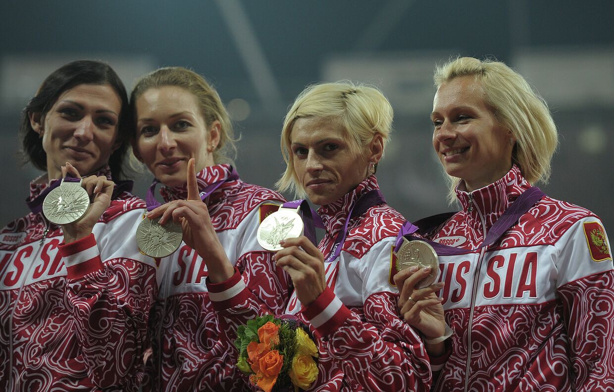 Российская сборная, завоевавшая серебряную медаль в эстафете 4 х 400 м