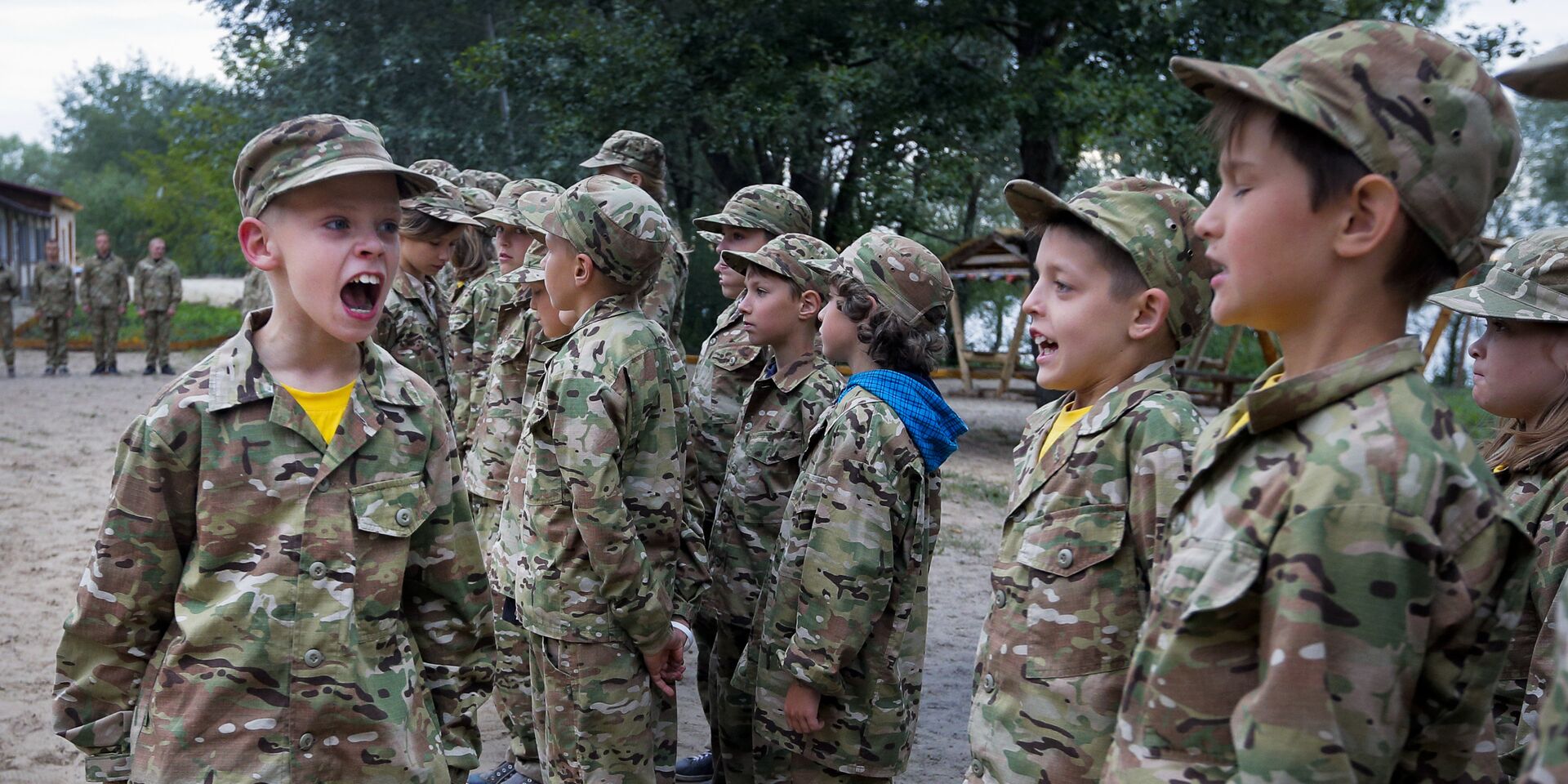 Дети в военизированном детском лагере на Украине - ИноСМИ, 1920, 29.08.2024