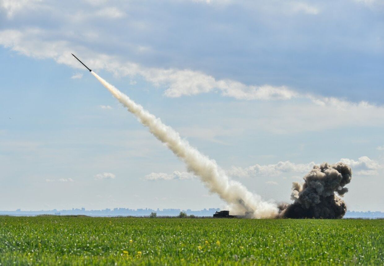 Украинские военные провели испытания новой украинской высокоточной управляемой боевой ракеты, 26 мая 2017