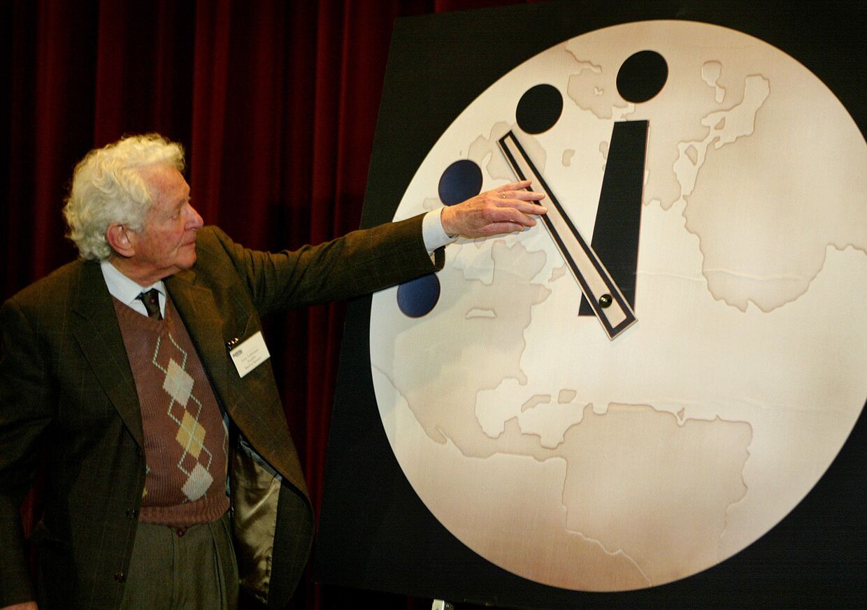 Физик Леон Ледерман переводит стрелки «часов судного дня» в университете Чикаго