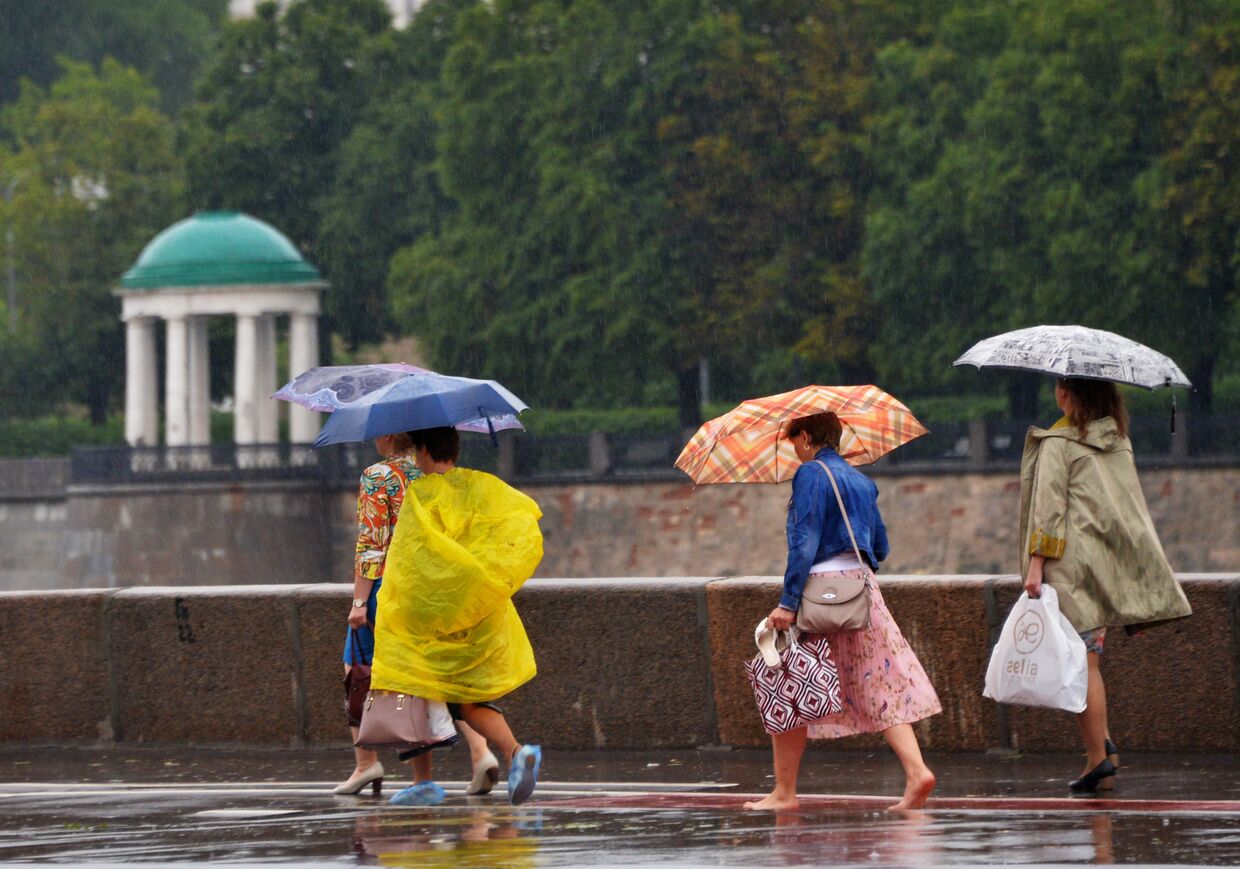Дождь в Москве.