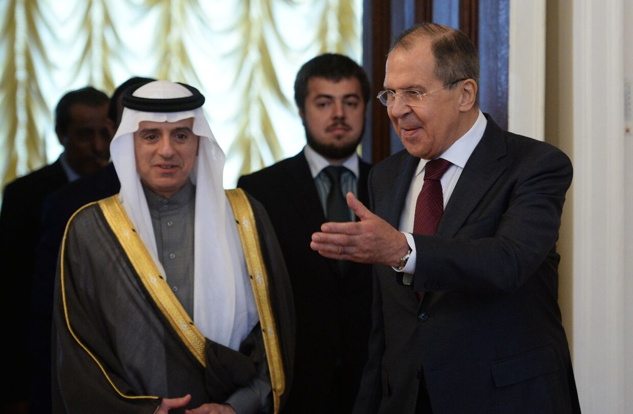 Министр иностранных дел РФ Сергей Лавров и министр иностранных дел Саудовской Аравии Адель аль-Джубейр во время встречи в Москве. 26 апреля 2017