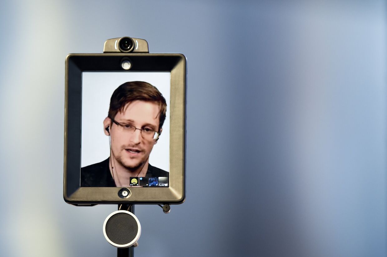 Экс-сотрудник американских спецслужб Эдвард Сноуден
