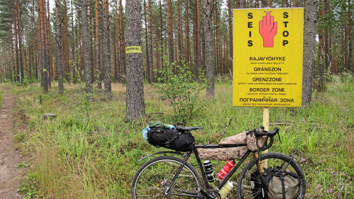 Финско-российская граница неподалеку от населенного пункта Вайниккала