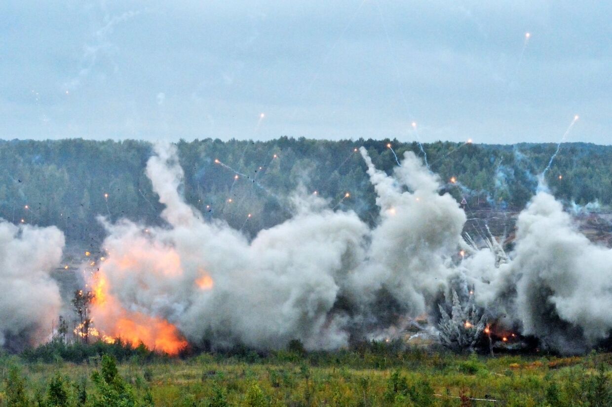 Взрывы во время совместных стратегических учений (ССУ) вооружённых сил России и Белоруссии на Лужском полигоне в Ленинградской области