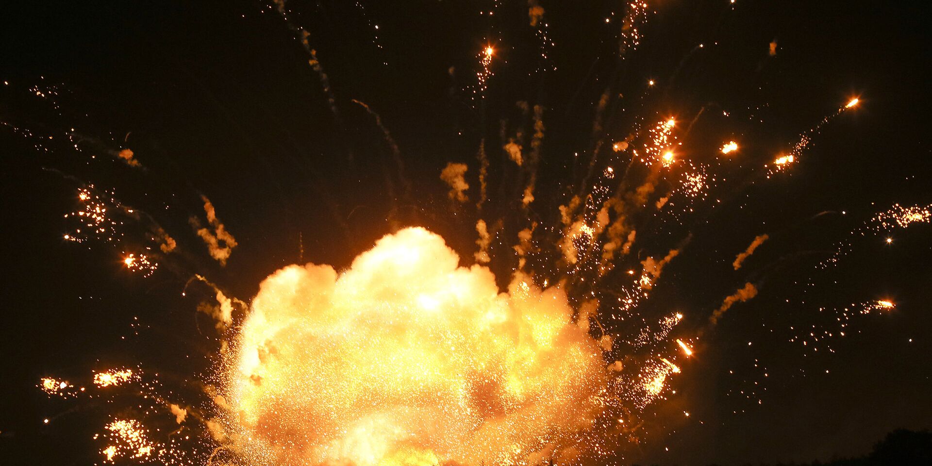 Мощный взрыв на складах боеприпасов на военной базе в Калиновке - ИноСМИ, 1920, 15.02.2023