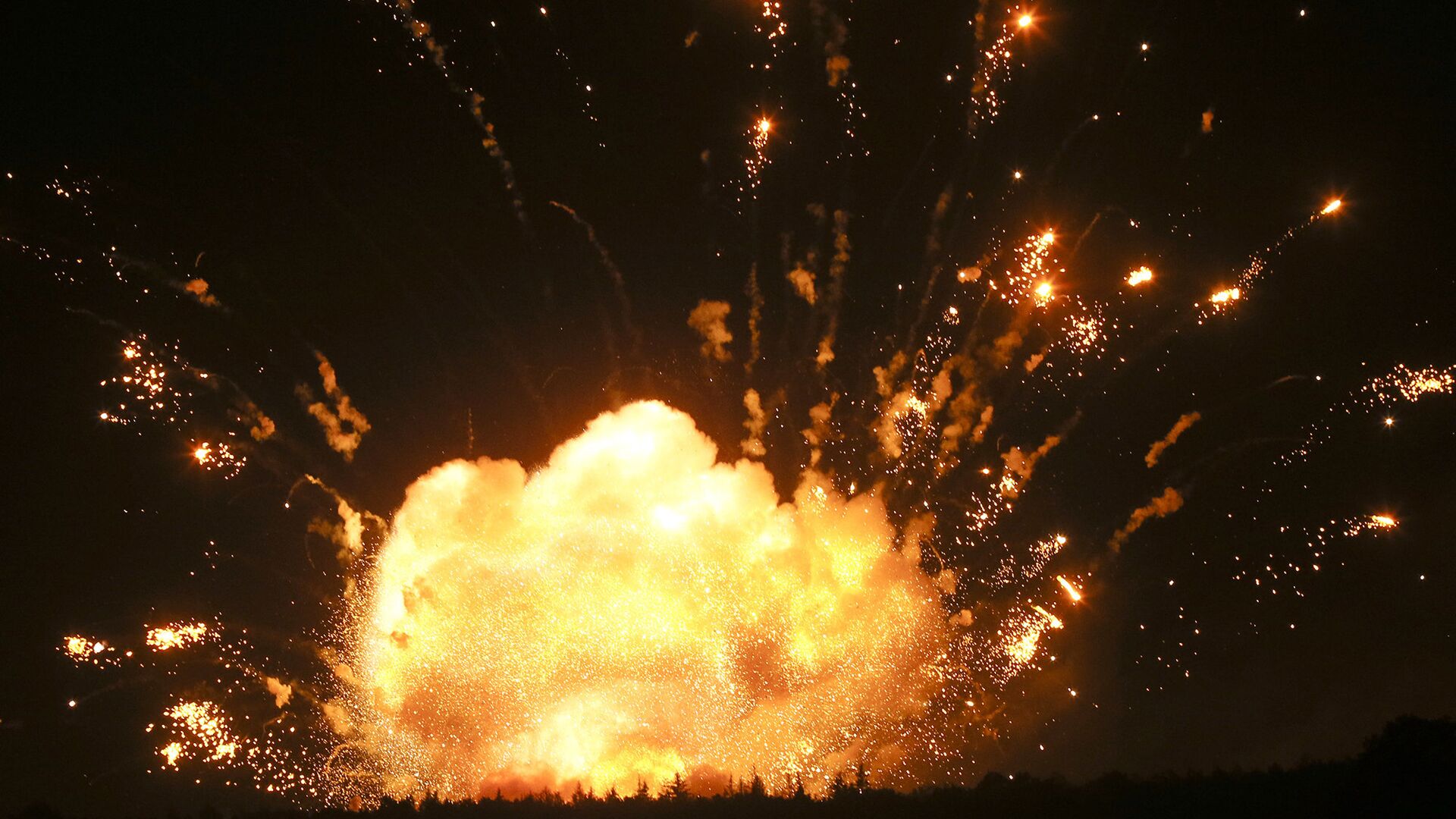 Мощный взрыв на складах боеприпасов на военной базе в Калиновке - ИноСМИ, 1920, 01.02.2022