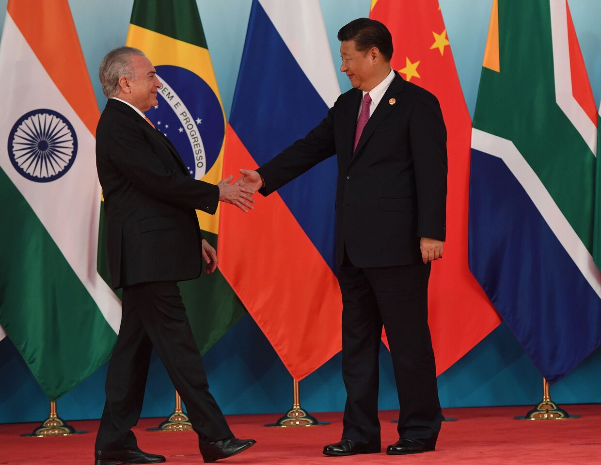 Президент Бразилии Мишел Темер во время церемонии встречи председателем КНР Си Цзиньпином лидеров БРИКС. 4 сентября 2017