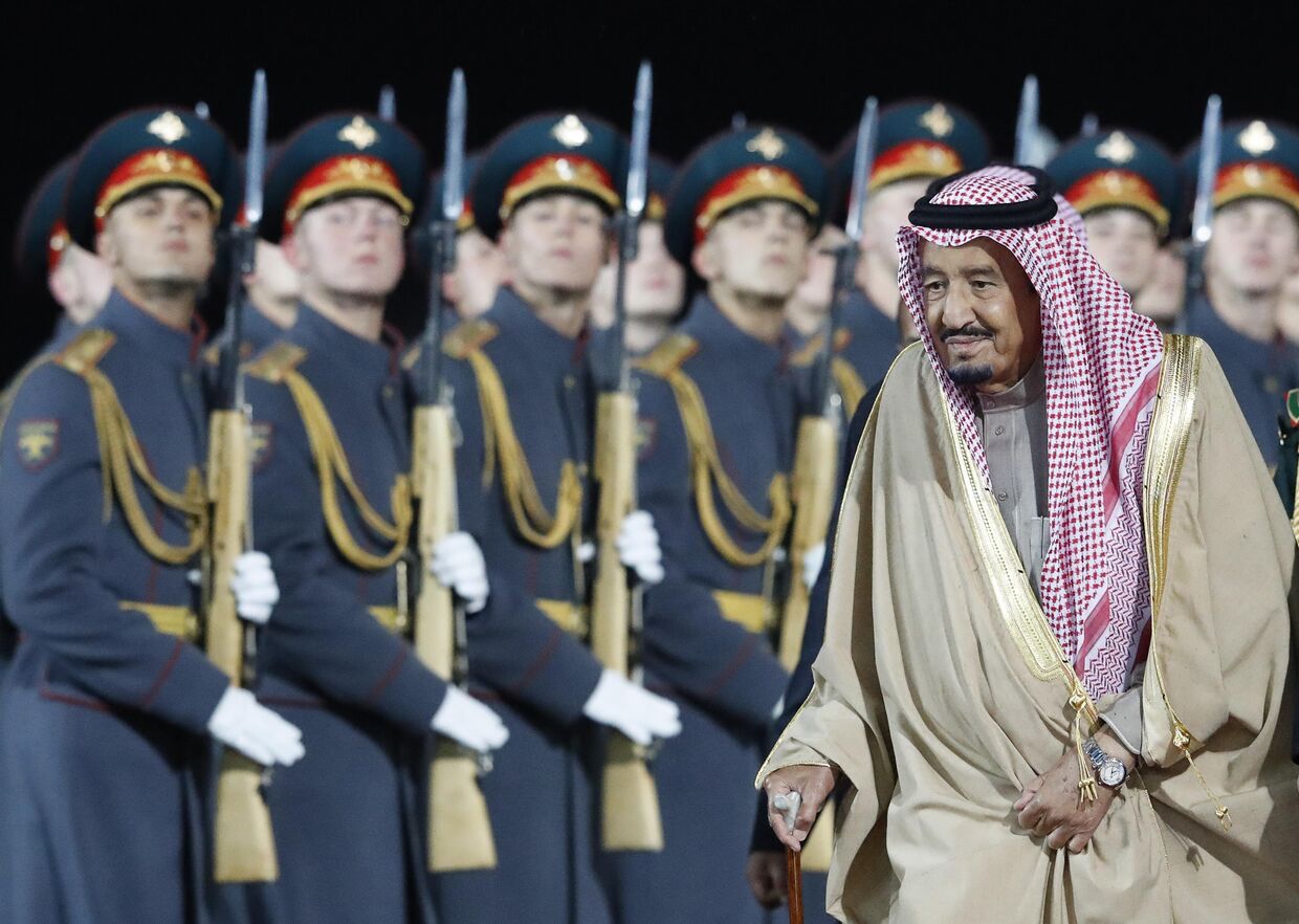Почетный караул встречает короля Саудовской Аравии Салмана бен Абдель Азиз аль Сауда