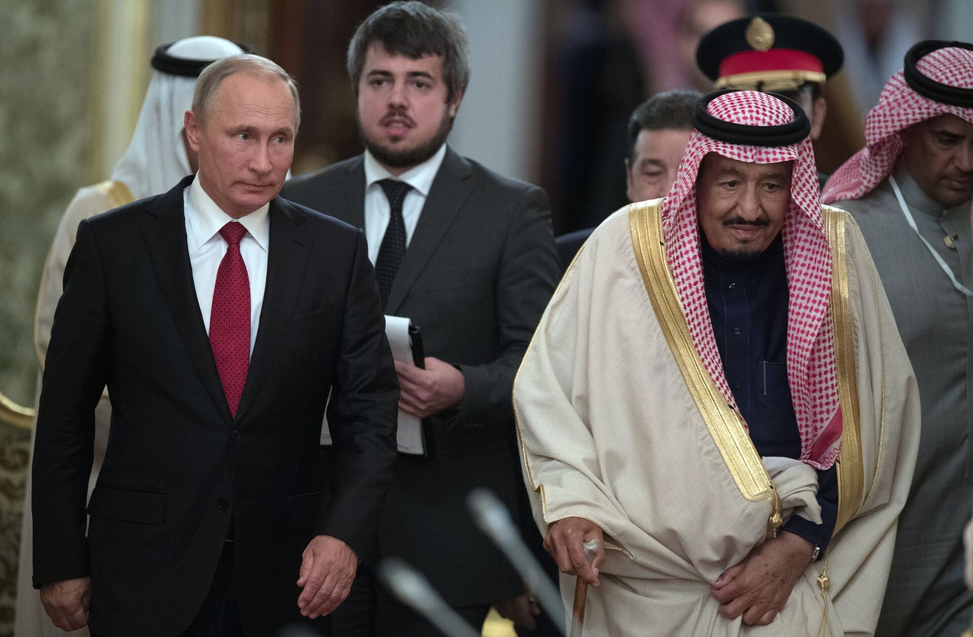 Президент РФ Владимир Путин и король Саудовской Аравии Сальман Бен Абдель Азиз Аль Сауд - ИноСМИ, 1920, 22.12.2020