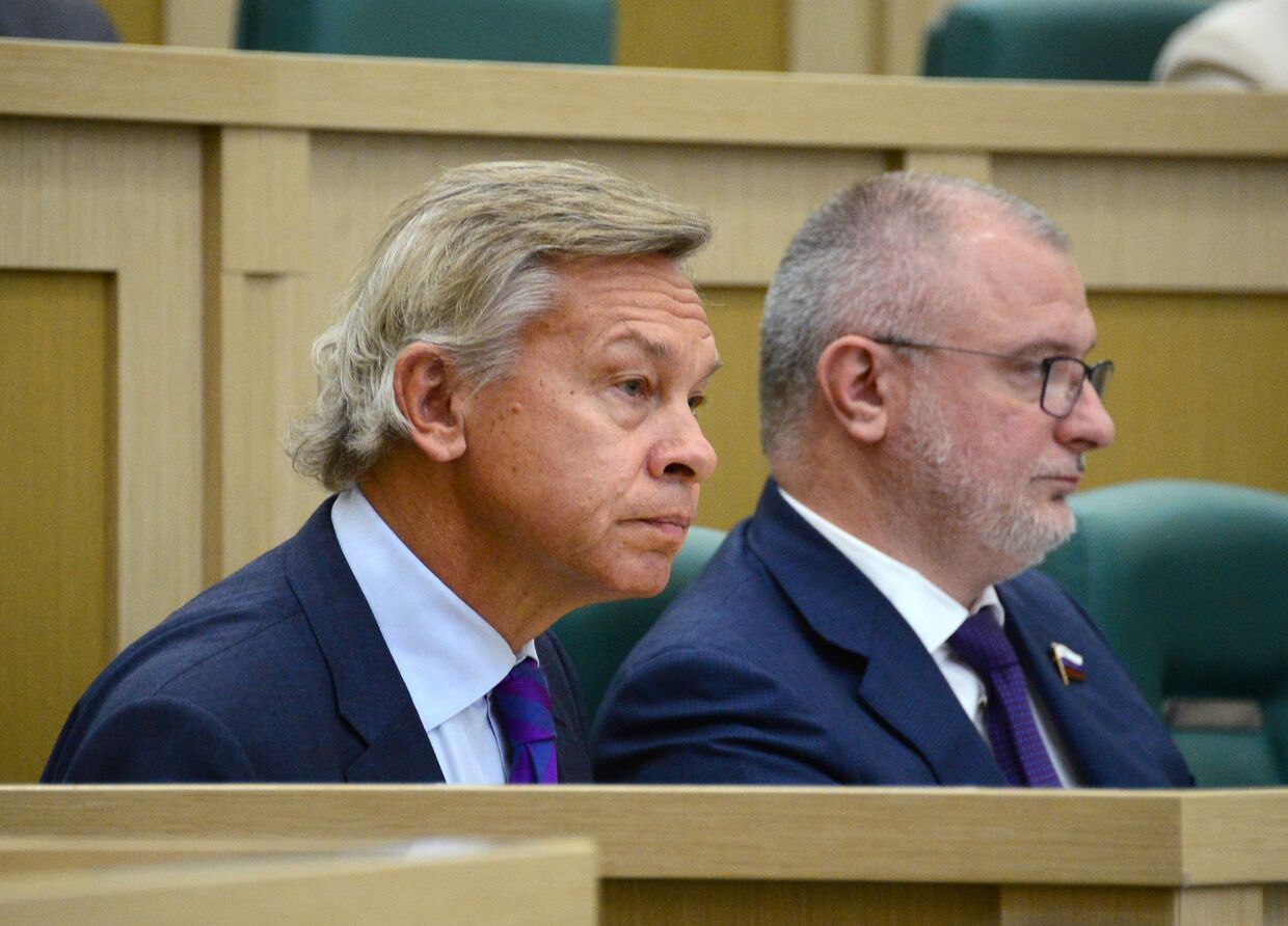 Алексей Пушков на заседании Совета Федерации РФ. 14 июня 2017