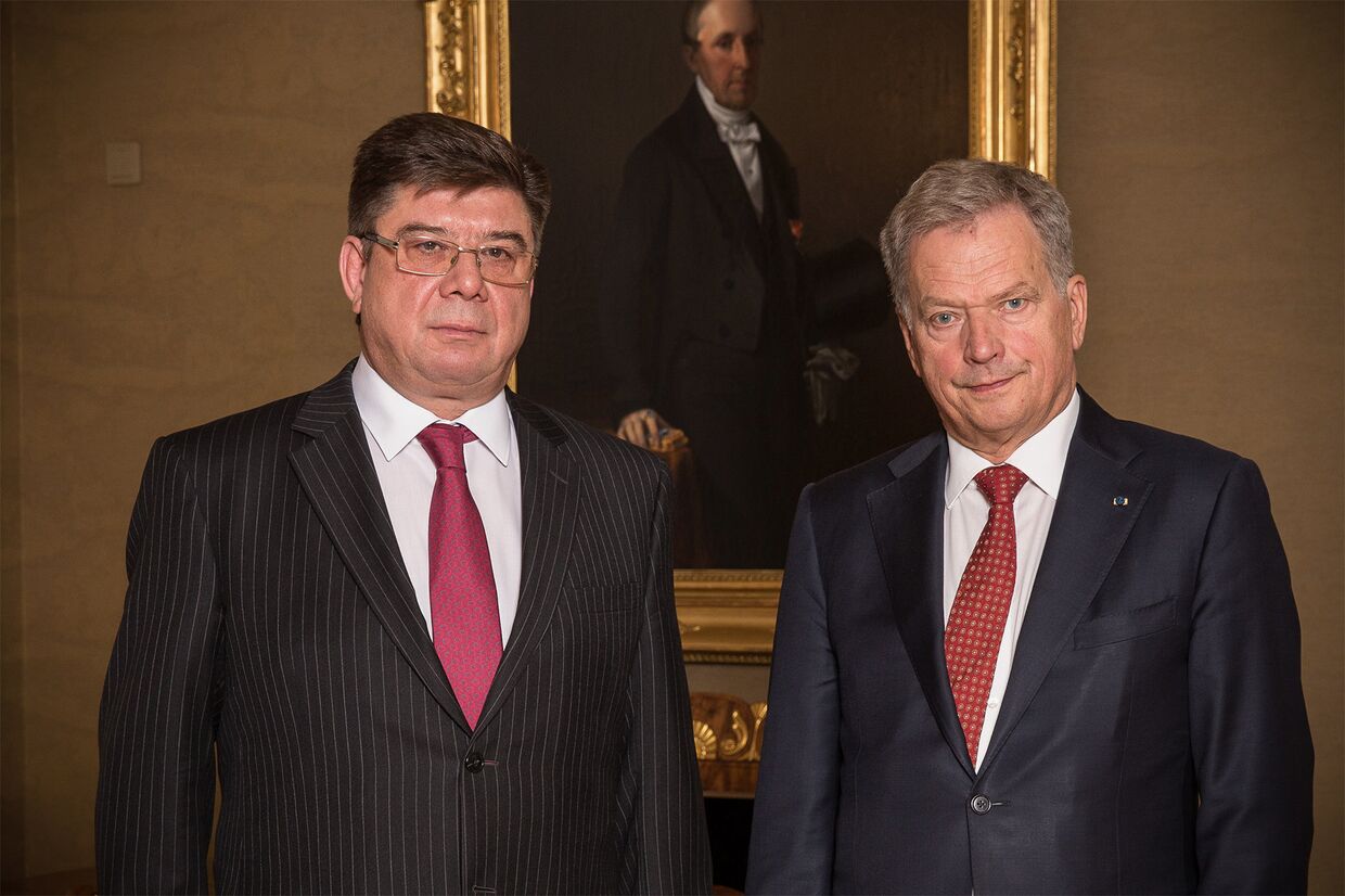 Посол России в Финляндии Павел Кузнецов и президент Финляндии Саули Нийнистё
