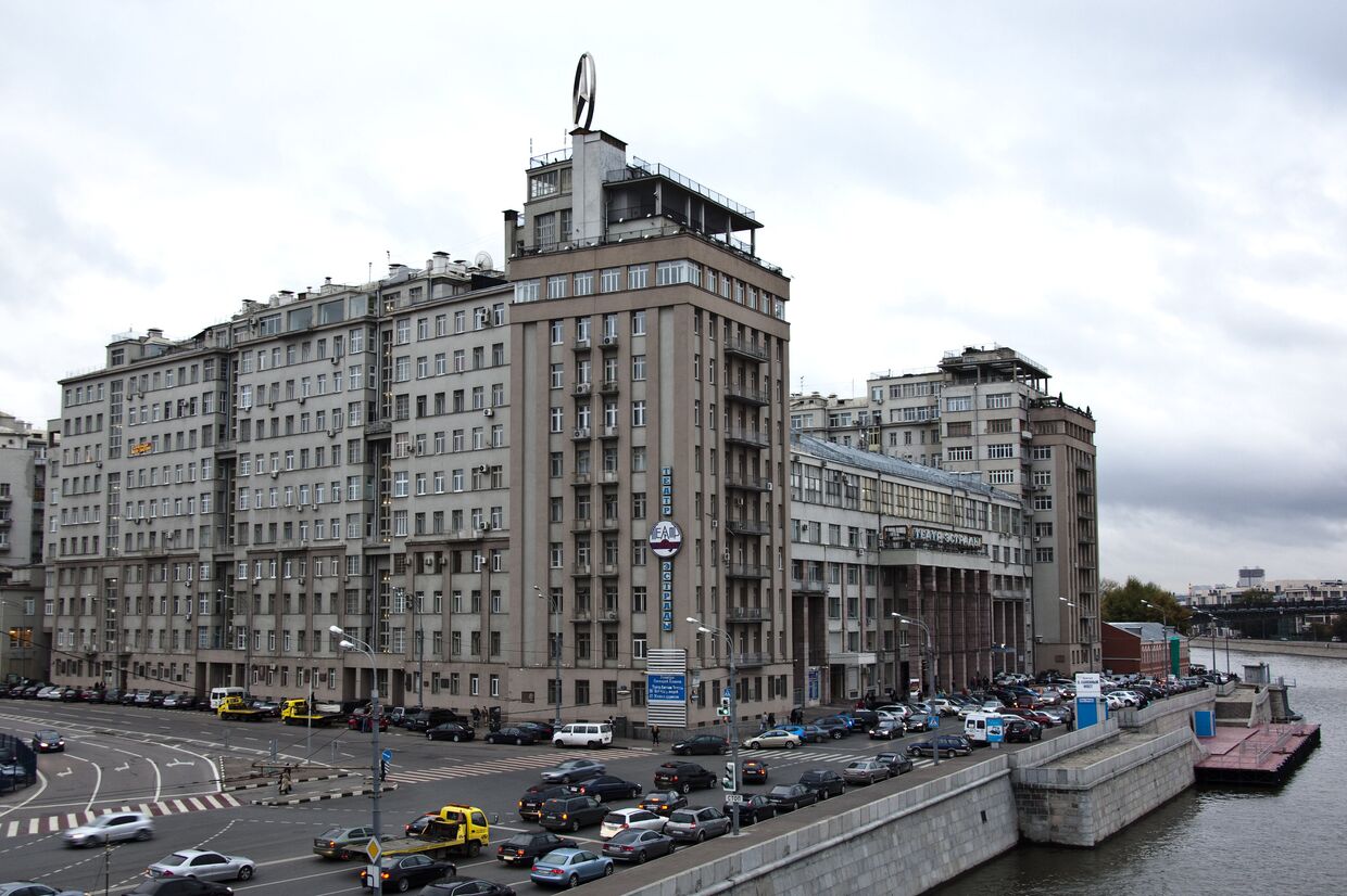 Дом на набережной (Дом правительства) в Москве