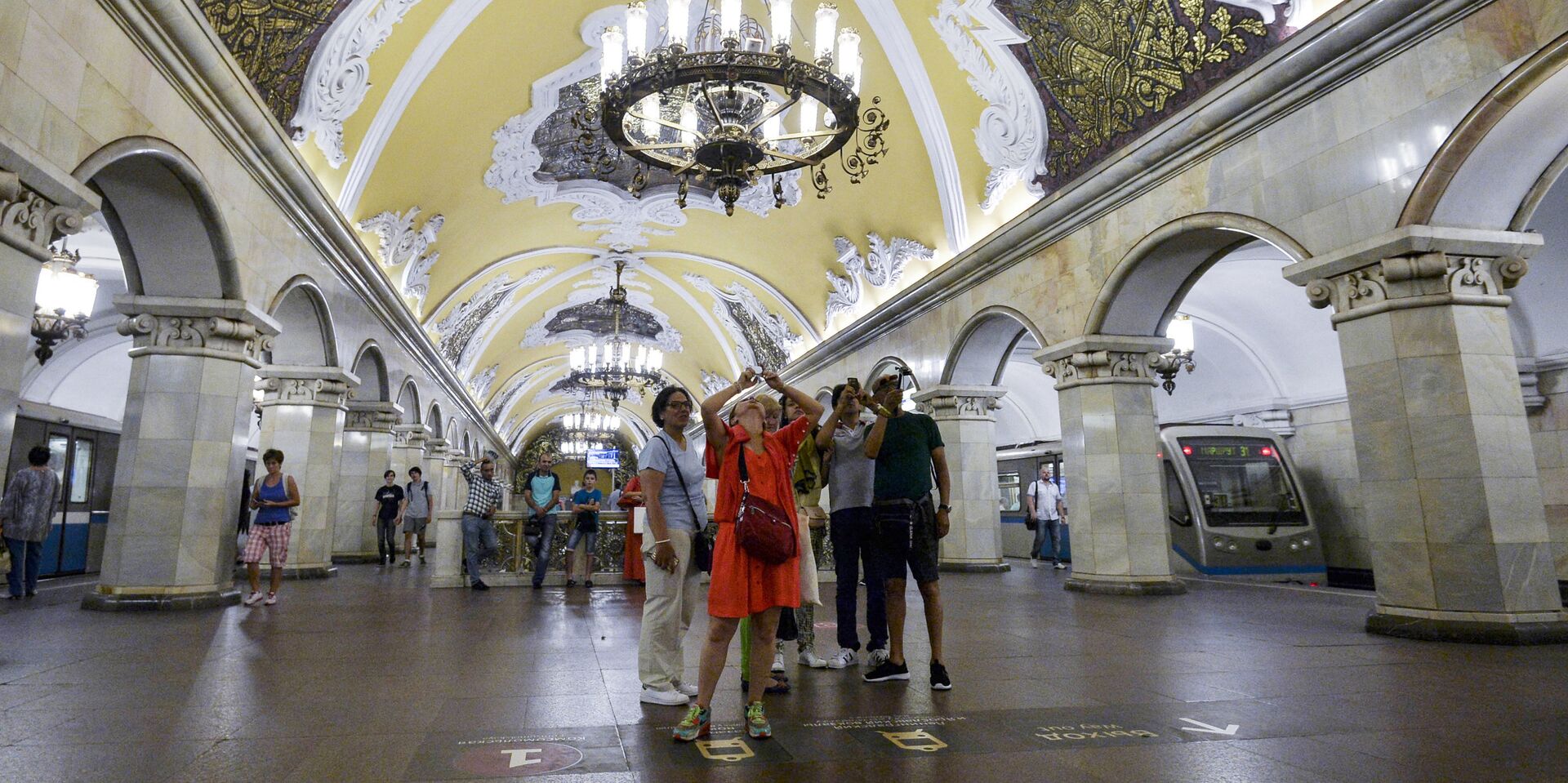 Эксперты прогнозируют рост потока иностранных туристов в Россию - ИноСМИ, 1920, 03.11.2025