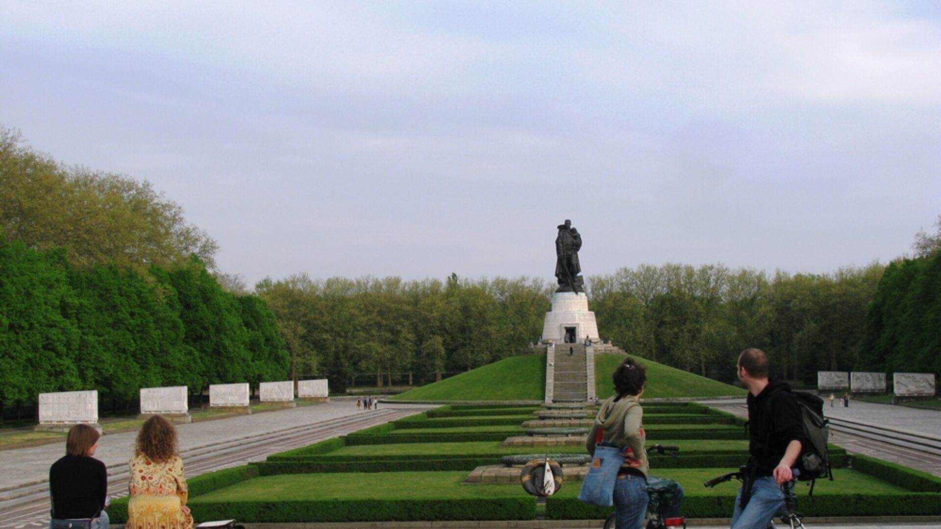 Монумент Воину-освободителю в Трептов-парке в Берлине - ИноСМИ, 1920, 21.09.2022