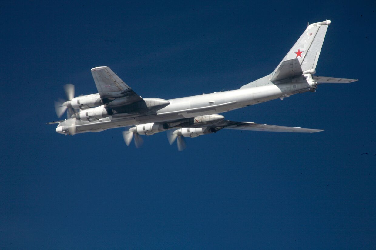 Стратегический бомбардировщик-ракетоносец Ту-95 ВКС России