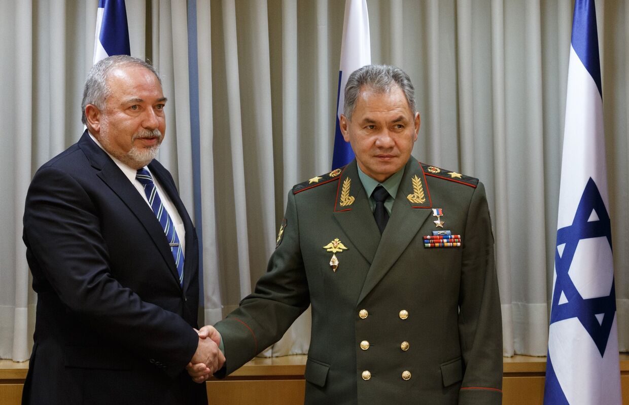 Встреча министра обороны РФ С. Шойгу с министром обороны Израиля А. Либерманом