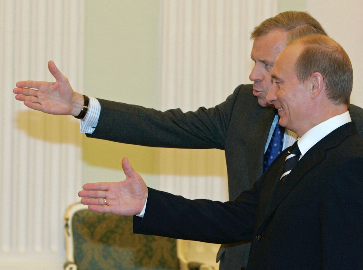 Генеральный секретарь НАТО Яап де Хооп Схеффер и президент России Владимир Путин