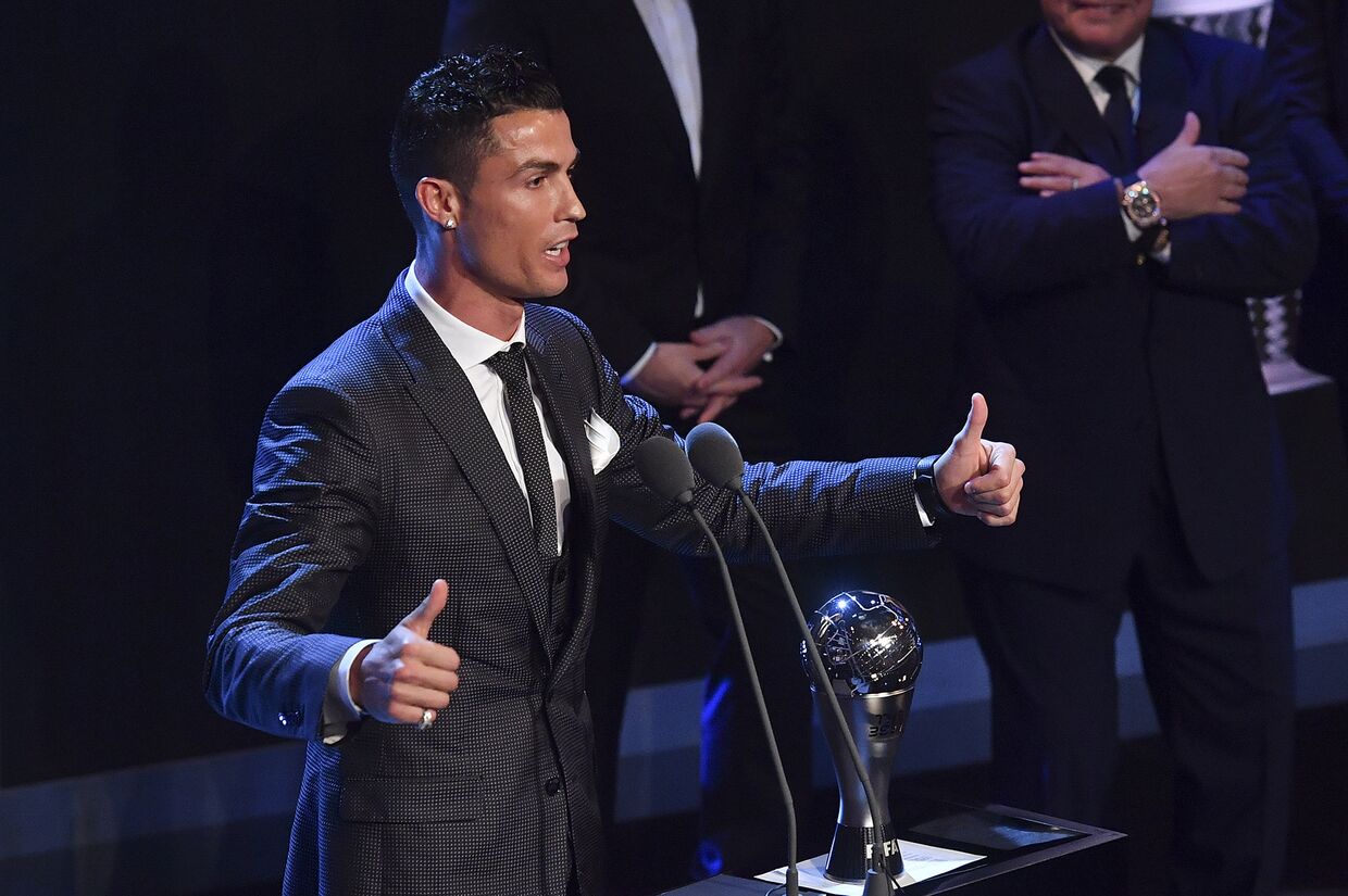 Футболист Криштиану Роналду во время лучшей церемонии награждения FIFA Football Awards в Лондоне