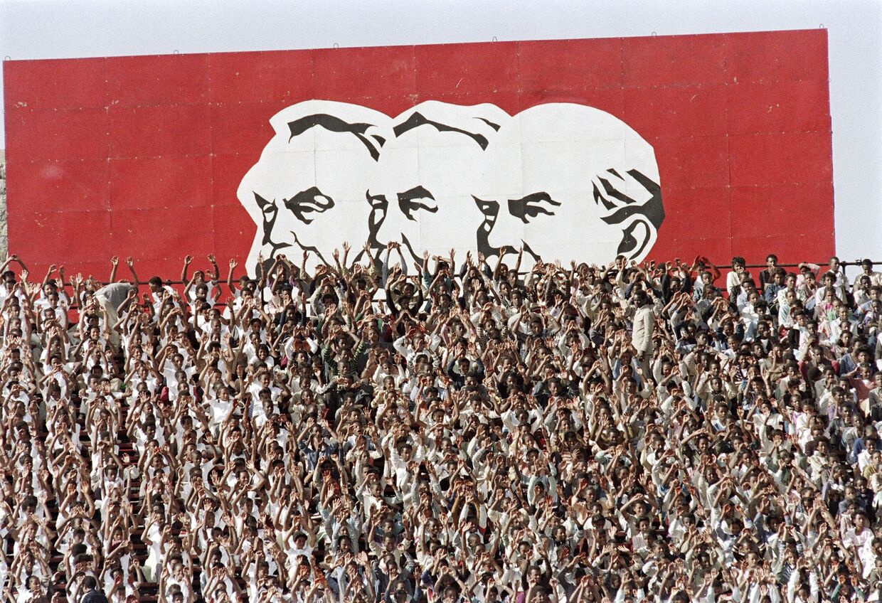 Ленин, Маркс и Энгельс в Аддис-Абебе в 13-ю годовщину Эфиопской революции в Аддис-Абеба